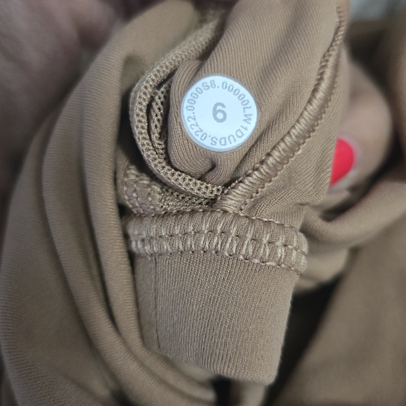 LULULEMON TANK - Picture 3 of 3